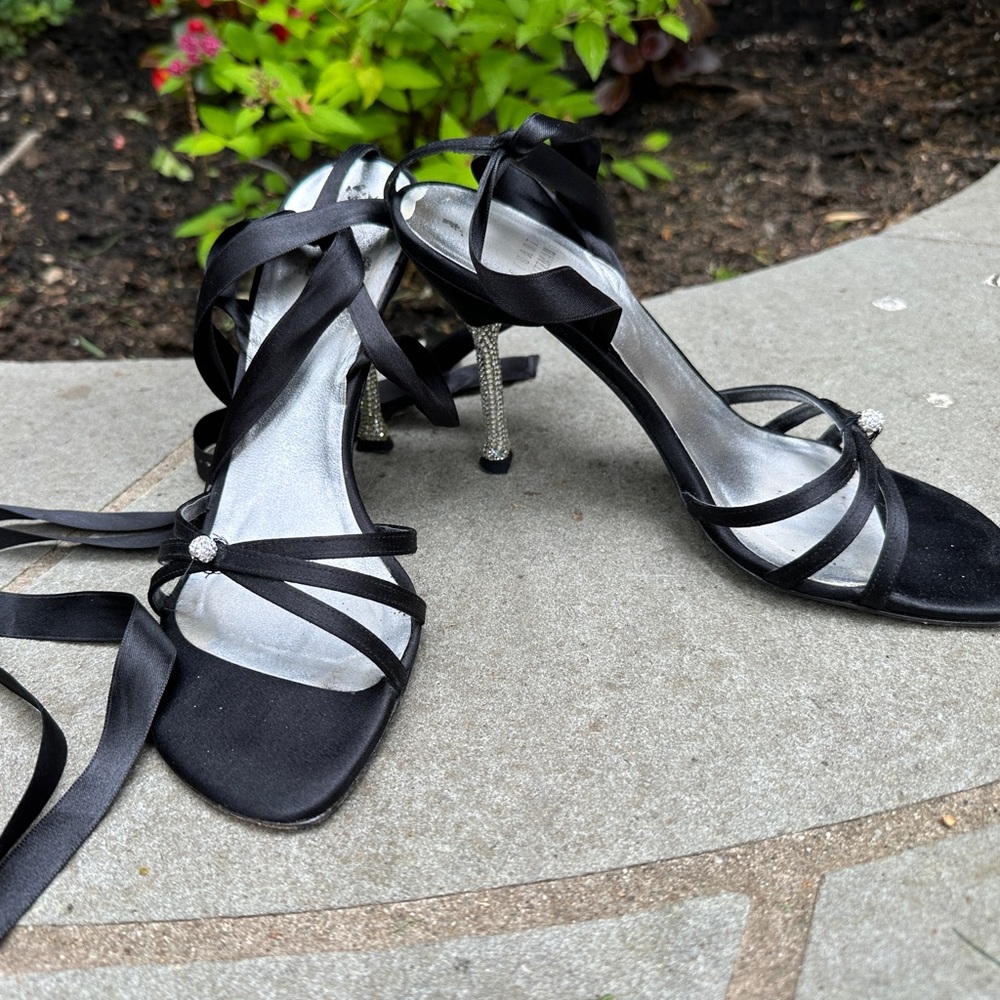 Stuart Weitzman Ribonnaire Heels